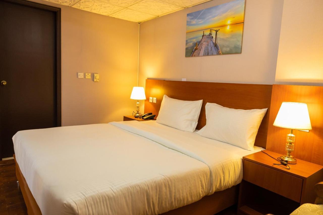 Three 888 Hotel Dubaj Zewnętrze zdjęcie