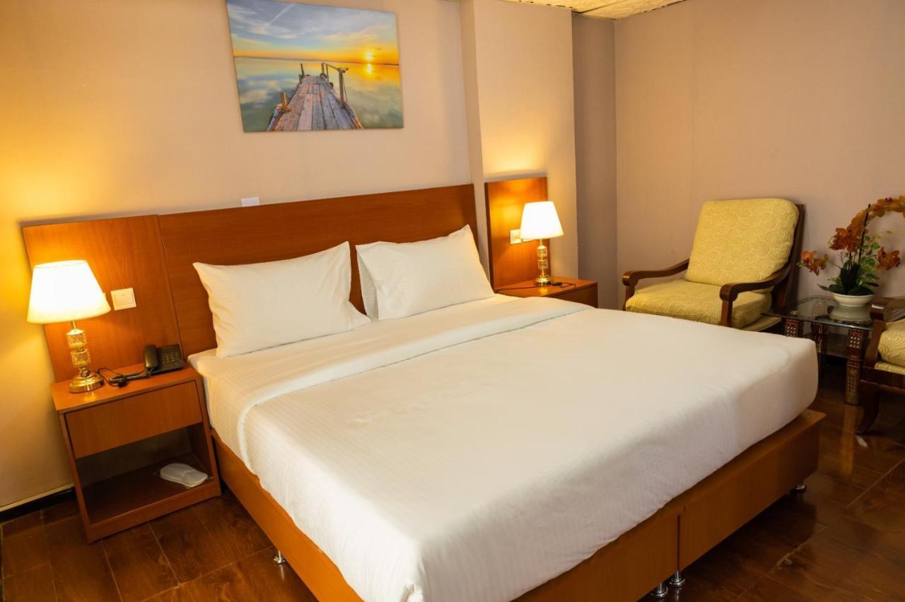 Three 888 Hotel Dubaj Zewnętrze zdjęcie