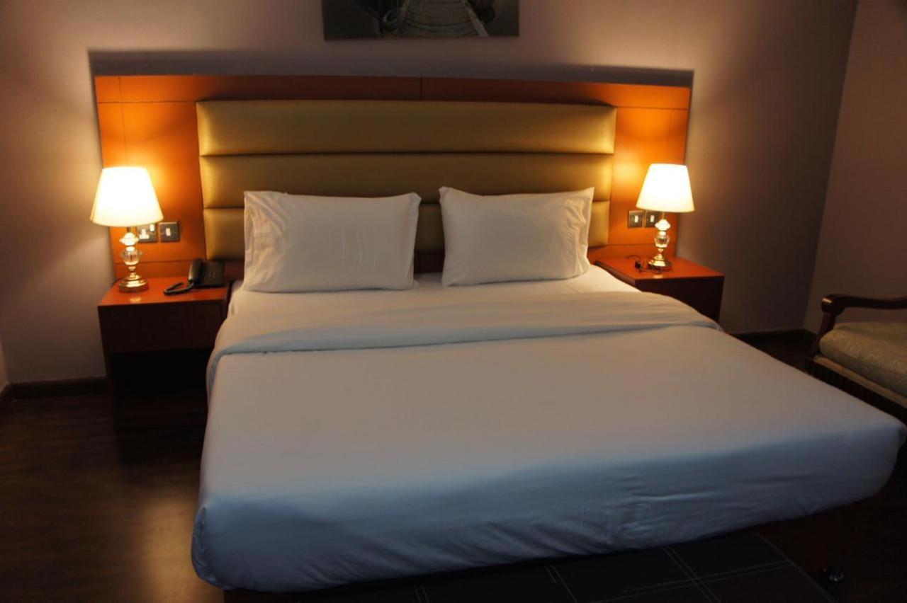 Three 888 Hotel Dubaj Zewnętrze zdjęcie