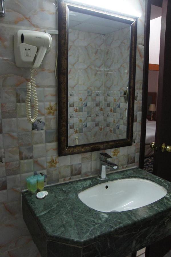 Three 888 Hotel Dubaj Zewnętrze zdjęcie
