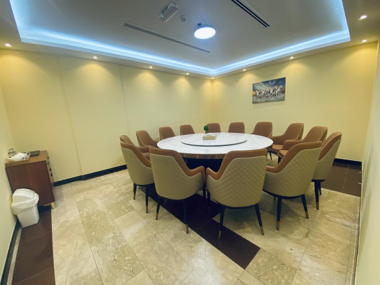 Three 888 Hotel Dubaj Zewnętrze zdjęcie